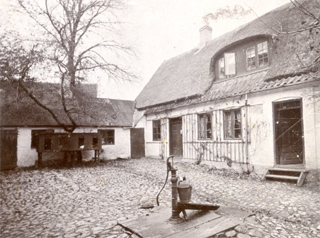 Degneskolen efter ombygning i 1829.